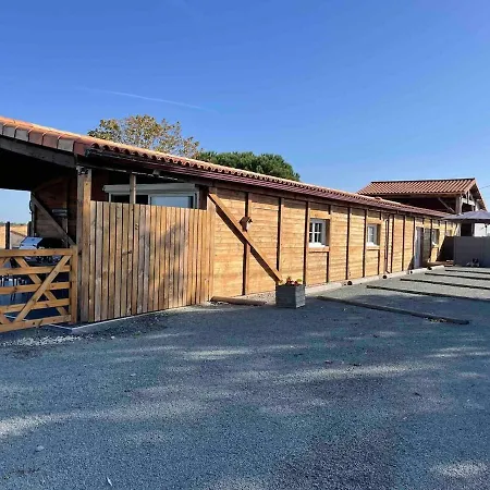 A La Campagne, Piscine Classe Trois-etoiles N2 度假居