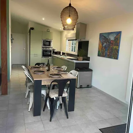 A La Campagne, Piscine Classe Trois-etoiles N2 度假居 *