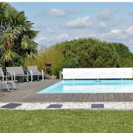 度假居 A La Campagne, Piscine Classe Trois-etoiles N2 *