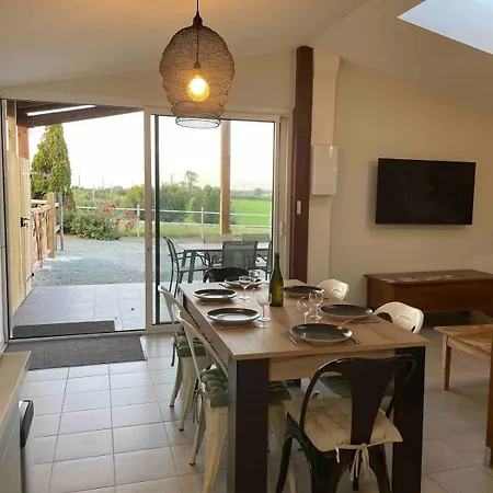 A La Campagne, Piscine Classe Trois-etoiles N2 度假居 Verruyes