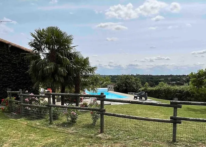 A La Campagne, Piscine Classe Trois-etoiles N2 Feriehus Verruyes