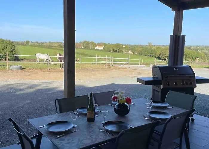 A La Campagne, Piscine Classe Trois-etoiles N2 Feriehus Verruyes