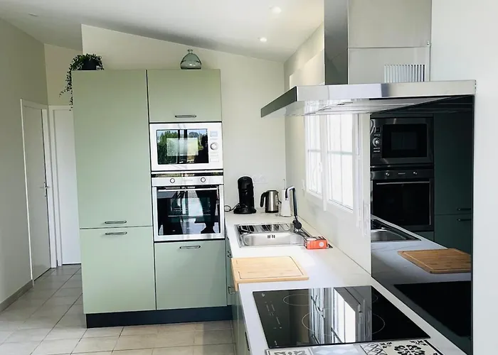 A La Campagne, Piscine Classe Trois-etoiles N2 Feriehus Verruyes