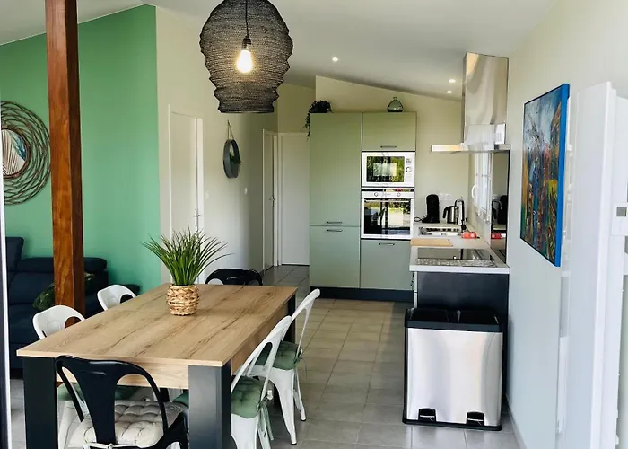 A La Campagne, Piscine Classe Trois-etoiles N2 Feriehus