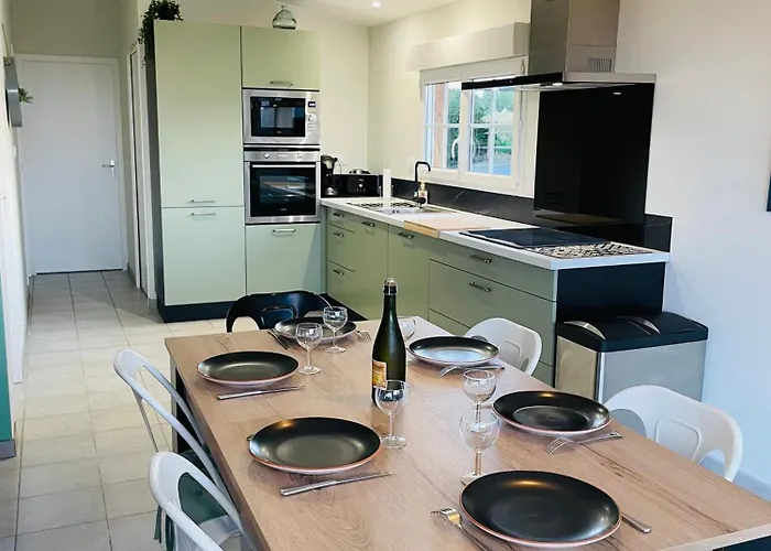 A La Campagne, Piscine Classe Trois-etoiles N2 Verruyes